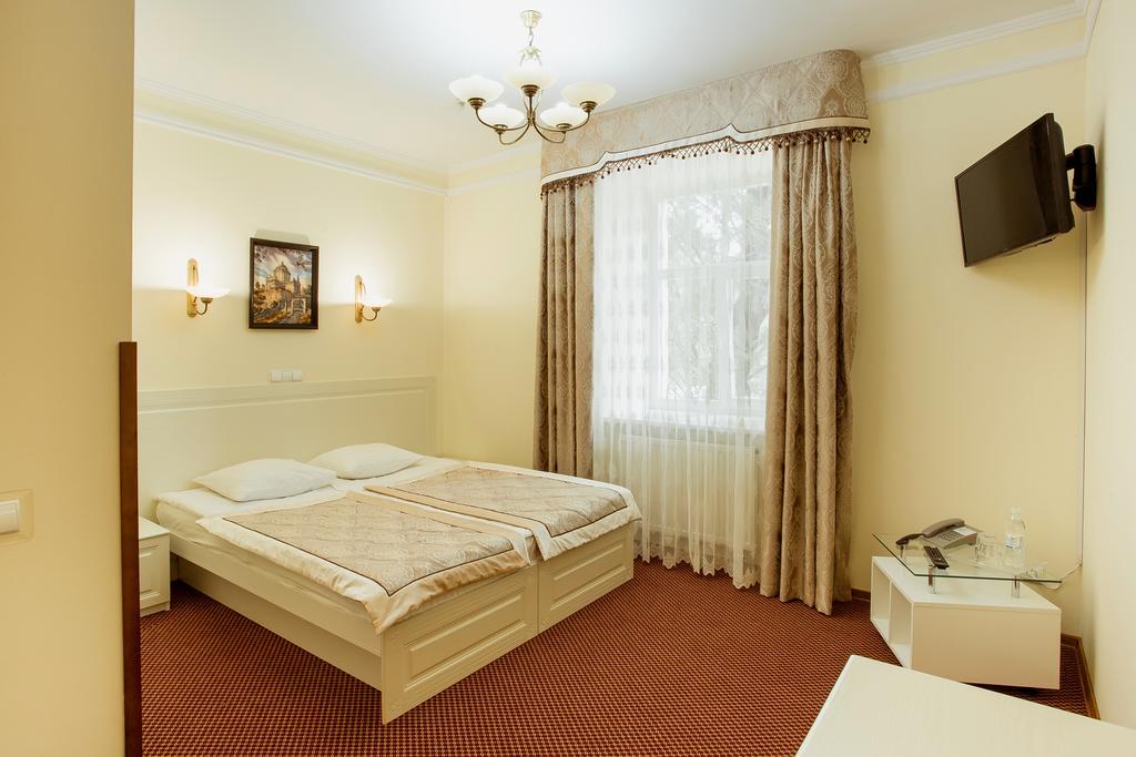Hotel Natalia 18 Λβιβ Εξωτερικό φωτογραφία