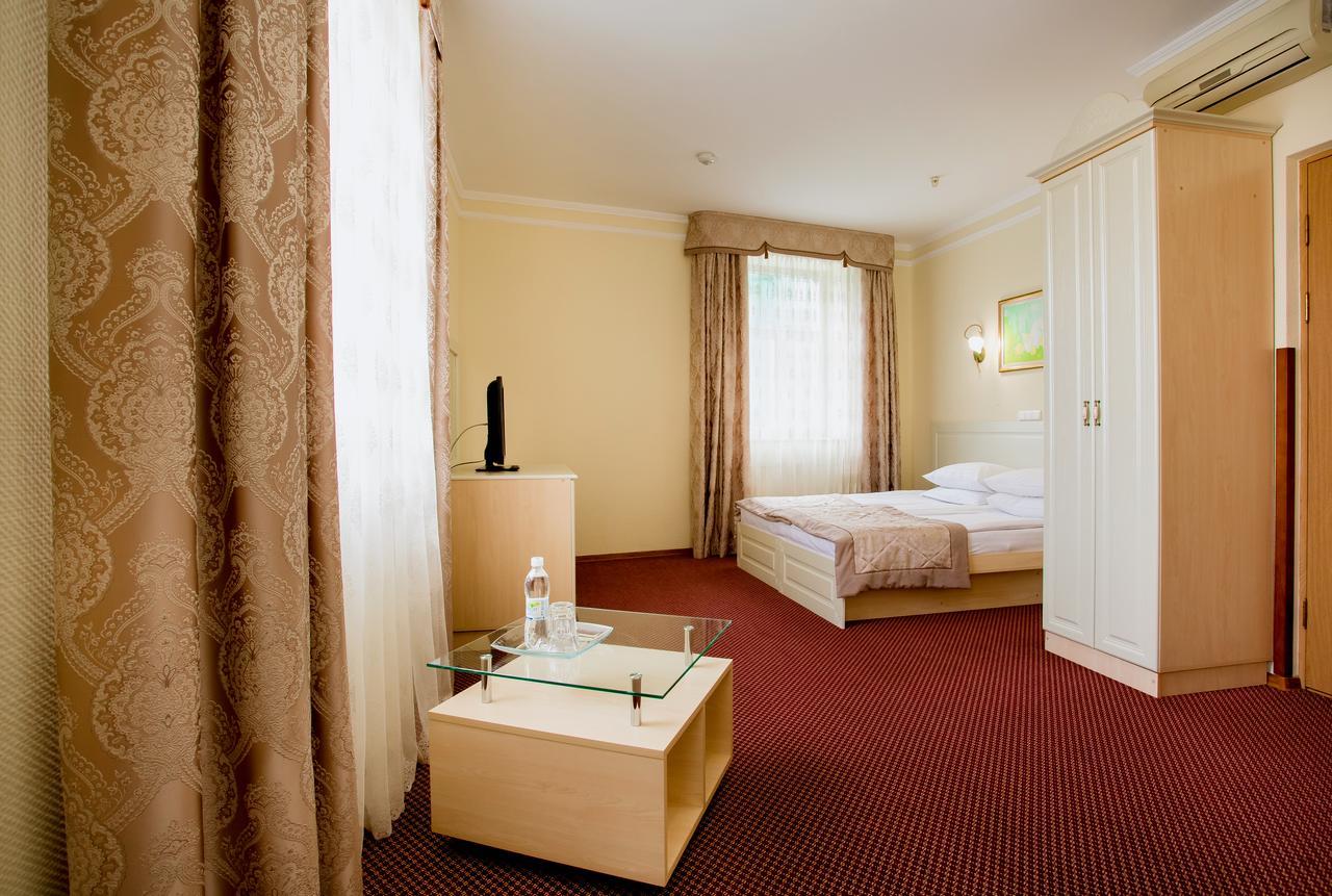 Hotel Natalia 18 Λβιβ Εξωτερικό φωτογραφία